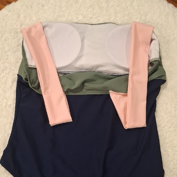 Green and Pink One-Piece Swimwear with Classic Design Size M - Picture 7 of 7